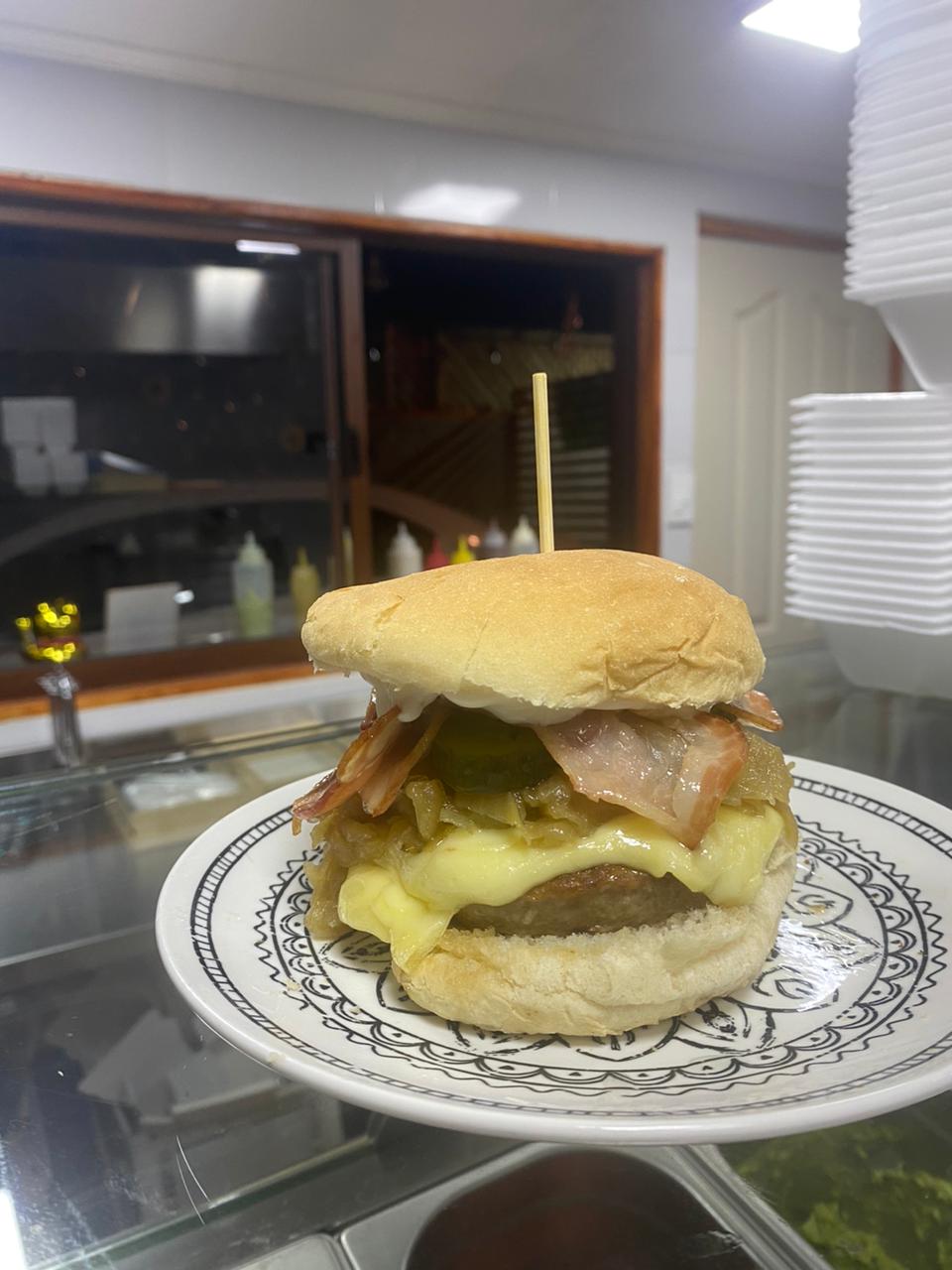 Hamburguesa bacon cheeseburger, plato destacado de Namaskar