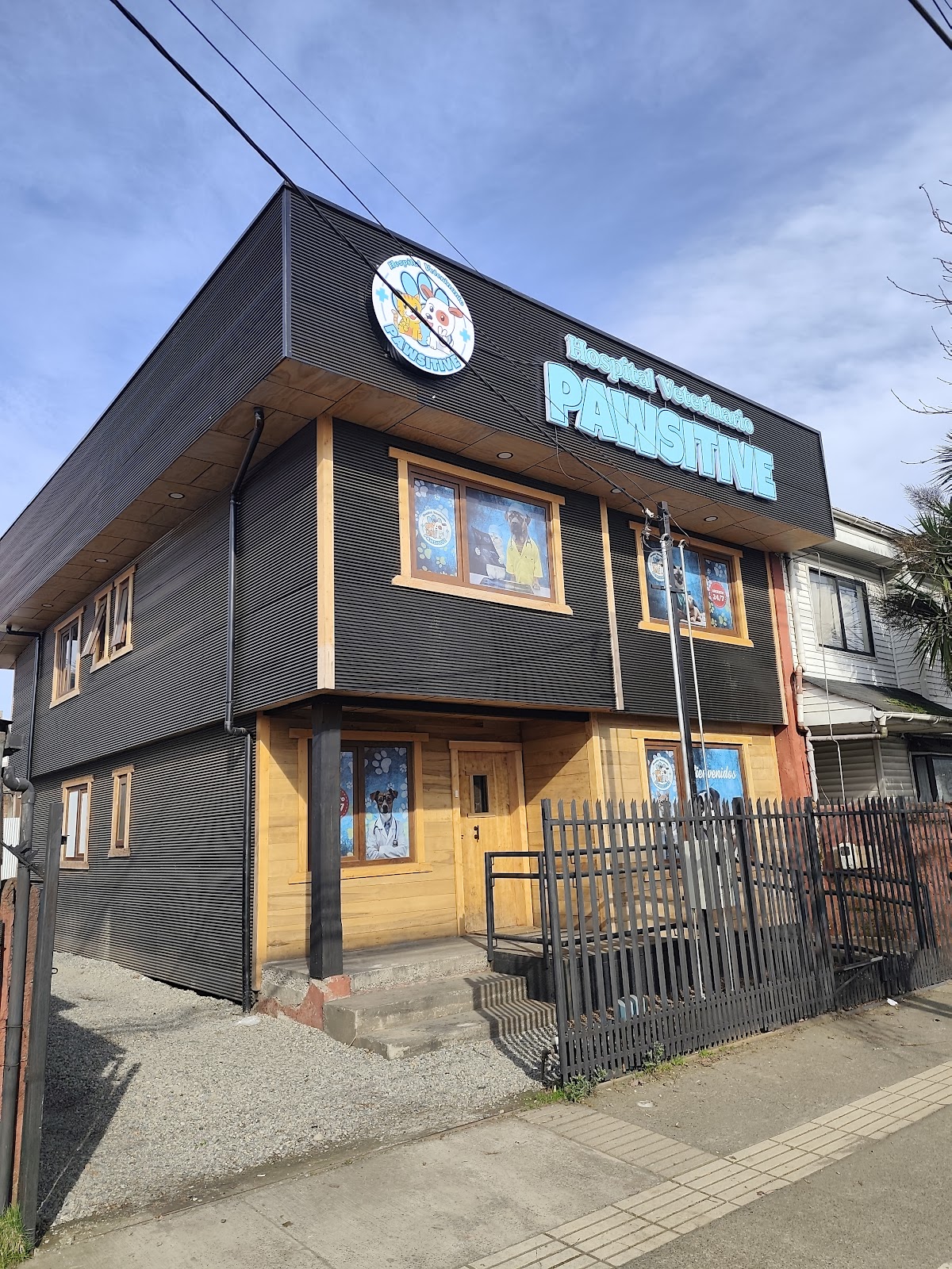 Fachada del Hospital Veterinario Pawsitive